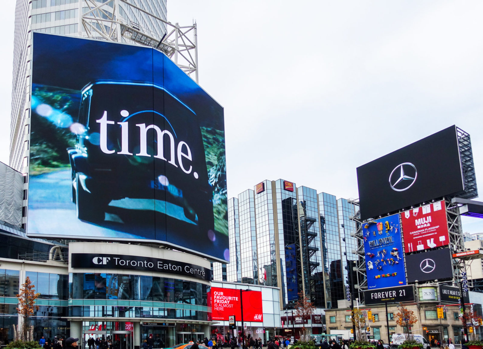 Mercedes - Yonge-Dundas Square - CF TEC Tower + AOB Media Tower (Toronto, Ontario)